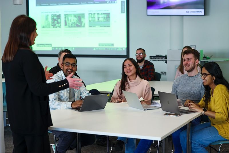 Transformación de la educación mediante Inteligencia Artificial